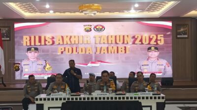 Irjen Pol Krisno H. Siregar Kapolda jambi Pimpin  Kegiatan Rilis Akhir Tahun  Pencapaian Kinerja Terbaik 2025*