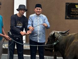 Kepedulian Antar Sesama, Kejati Jambi Berbagi Daging Kurban Sapi Ke Pondok pesantren Dan Masyarakat